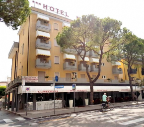 Отель Hotel Nazionale  Лидо-Ди-Езоло